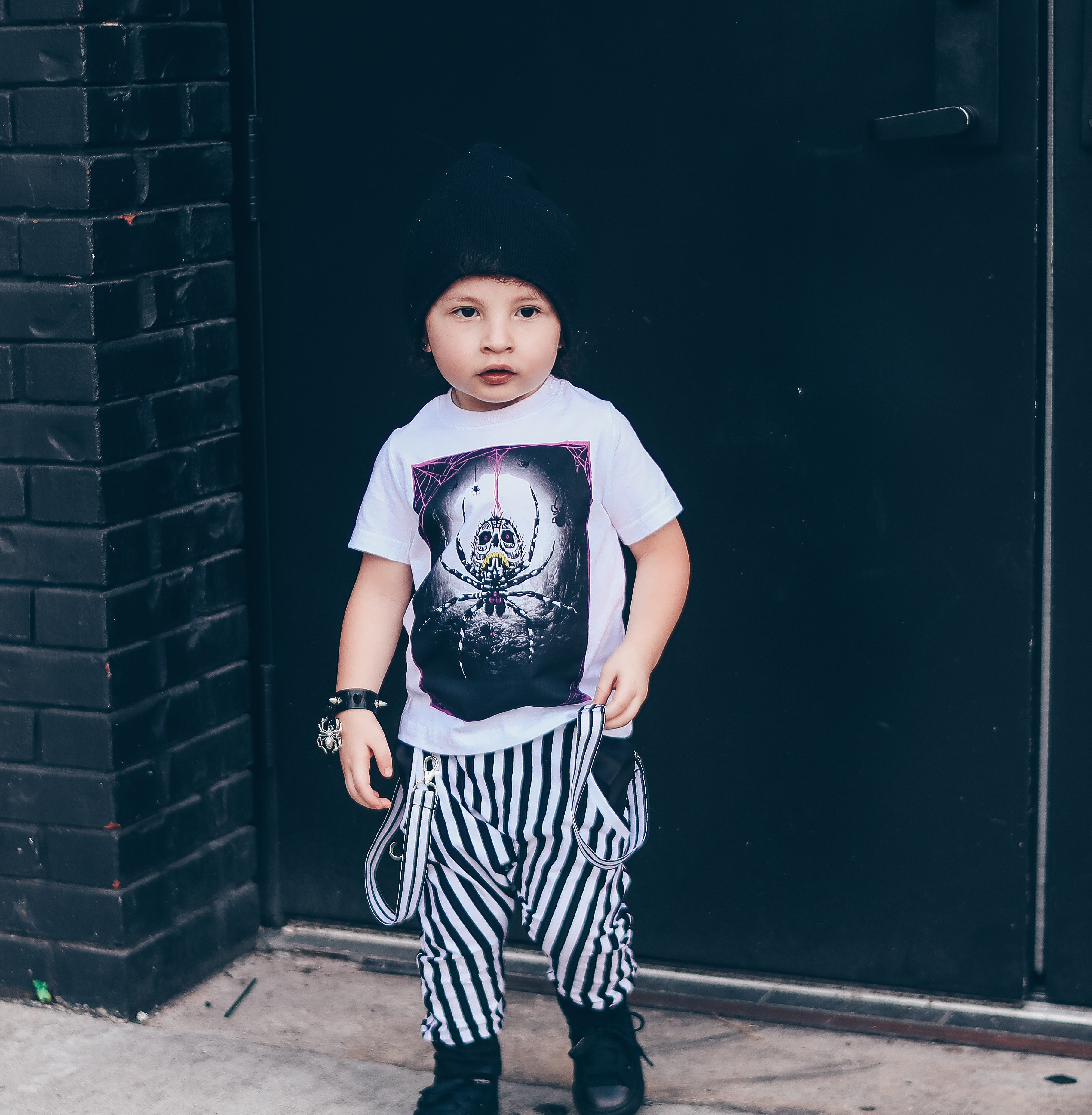 Arachnidz  tee in White